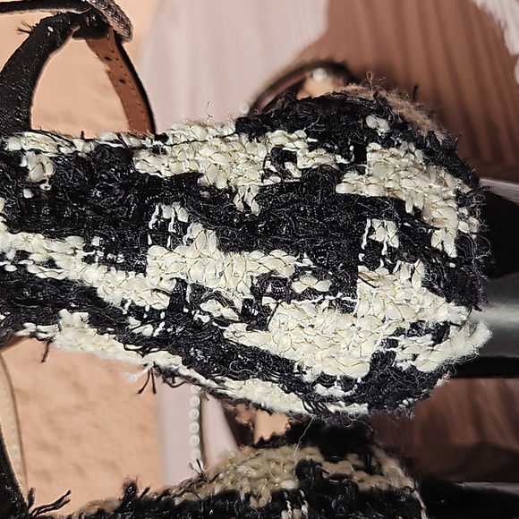 Betsey Johnson Annela embellished rhinestone sandals size 8.5 - Picture 11 of 15